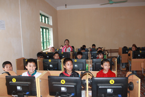 Trường THCS thị trấn Đà Bắc (Đà Bắc) là một trong các trường chuẩn quốc gia của huyện được đầu tư nhiều mặt, đáp ứng tốt nhu cầu giảng dạy, học tập của thầy và trò nhà trường.