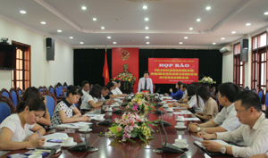 Đồng chí Nguyễn Văn Chương, Phó Chủ tịch UBND tỉnh phát biểu tại buổi họp báo.