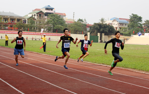 Các VĐV môn điền kinh thường xuyên tập luyện để thi đấu tại các giải của tỉnh tổ chức.