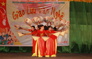 Tiết mục tham gia chương trình giao lưu văn nghệ của nhân dân xã Yên Quang. 
