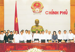Thủ tướng Nguyễn Tấn Dũng với các đại biểu tại buổi làm việc với tổng LĐLĐ Việt Nam