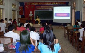 Giảng viên trường Chính trị tỉnh tích cực ứng dụng CNTT trong giảng dạy.