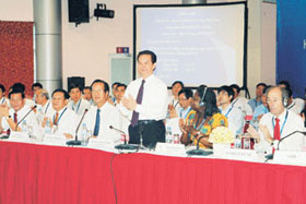 Thủ tướng Nguyễn Tấn Dũng tại hội nghị.