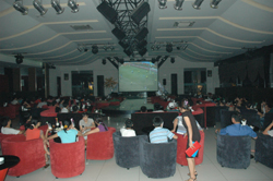 Trung tâm Thương mại giải trí Applaza lắp đặt màn hình 400 inch phục vụ đống đảo khách xem bóng đá