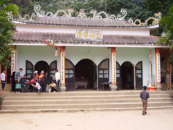 Khu di tích Chùa Tiên - Phú Lão thu hút đông đảo khách thập phương đến thăm quan