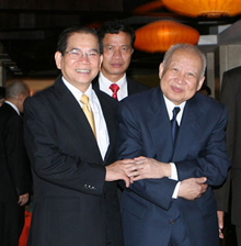 Chủ tịch nước Nguyễn Minh Triết tiếp cựu Quốc vương Prẹ Kạ-rô-na
Prẹ Bạt Xăm-đéc Nô-rô-đôm Xi-ha-núc.
