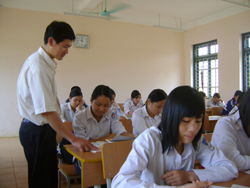 Năm học 2009 – 2010, huyện Lạc Sơn có 29/29 xã, thị trấn đạt chuẩn PCGD CMC, PCGD ĐĐT và PCGD THCS.