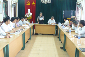 Đồng chí Hà Thị Liên, Phó Chủ tịch Ủy ban TƯMTTQ Việt Nam, thành viên BCĐ TƯ làm việc với tỉnh ta về tình hình thực hiện chương trình mục tiêu quốc gia xây dựng NTM.