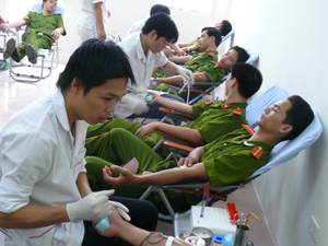 CBCS Công an tỉnh tham gia hiến máu  năm 2010