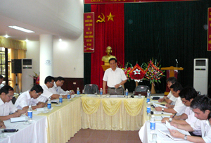 Đ/c Đinh Duy Sơn, Phó Chủ tịch HĐND tỉnh phát biểu kết luận buổi giám sát tại Sở NN&PTNT. 

