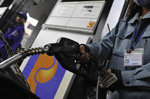 Giá xăng dầu thế giới đã giảm mạnh, nhưng giá xăng dầu trong nước chưa 