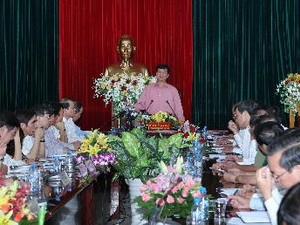 Thủ tướng Nguyễn Tấn Dũng và Đoàn công tác Chính phủ thăm, làm việc với lãnh đạo chủ chốt của tỉnh. (Ảnh: Đức Tám/TTXVN)