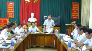 Đồng chí Bùi Văn Cửu, Phó Chủ tịch TT UBND tỉnh, phát biểu kết luận tại buổi họp.