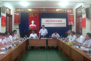 Đồng chí Hoàng Minh Tuấn - UV BTV, Trưởng Ban Tổ chức Tỉnh uỷ, Trưởng Ban Pháp chế HĐND tỉnh kết luận buổi giám sát.