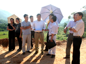 Đoàn công tác kiểm tra tiến độ xây dựng liên hồ Tày Măng xã Tu Lý, Đà Bắc.