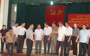 Đoàn ĐBQH tỉnh tiếp xúc cử tri huyện Đà Bắc.