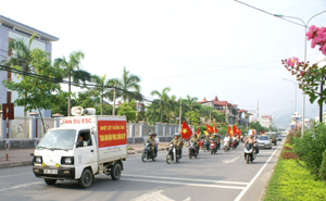 Hội viên Hội CCB phường Tân Thịnh ra quân tuyên truyền lưu động về Tháng hành động phòng - chống ma túy năm 2013.