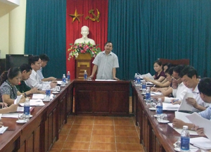 Đồng chí Đinh Văn Dực, Trưởng Ban Dân tộc tiếp thu các ý kiến phát biểu.