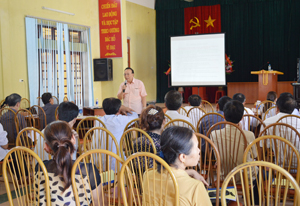 Các học viên tham dự lớp tập huấn tại thị trấn Cao Phong.