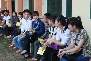 Các thí sinh tại Hội đồng thi THPT Lương Sơn (Lương Sơn) tự tin bước vào các ngày thi nghiêm túc, đúng quy chế.