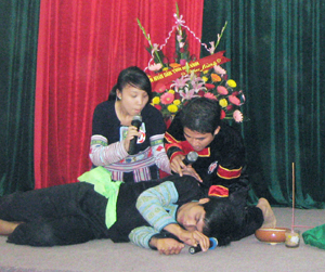 Xã Tòng Đậu (Mai Châu) sân khấu hóa công tác tuyên truyền, nhằm đẩy lùi tệ nạn ma túy ra khỏi cộng đồng.