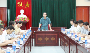 Đồng chí Nguyễn Văn Quang, Phó Bí thư Tỉnh ủy, Chủ tịch UBND tỉnh phát biểu kết luận buổi làm việc với lãnh đạo Sở TN - MT.