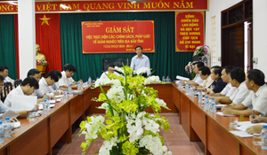 Đồng chí Hoàng Văn Tứ, Phó Chủ tịch HĐND tỉnh phát biểu kết luận buổi giám sát.