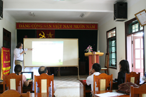 TS. Nguyễn Đăng Nghĩa - Giám đốc Trung tâm Nghiên cứu Đất - Phân bón & Môi trường phía Nam thuyết trình công nghệ phân bón nano.

