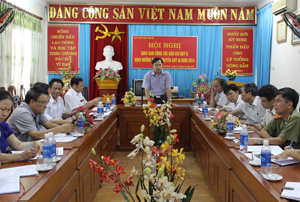 Đồng chí Nguyễn Văn Toàn, Trưởng Ban Tuyên giáo Tỉnh ủy, phát biểu tại hội nghị.