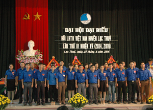 Ủy ban Hội LHTN huyện Lạc Thủy khóa IV ra mắt Đại hội.