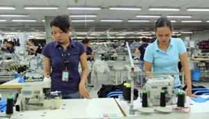 Cộng đồng doanh nghiệp Mỹ đánh giá cao biện pháp bảo vệ doanh nghiệp của Việt Nam. Trong ảnh: Doanh nghiệp tại Khu công nghiệp Việt Nam-Singapore (Bình Dương) trở lại làm việc. (Ảnh: TTXVN)