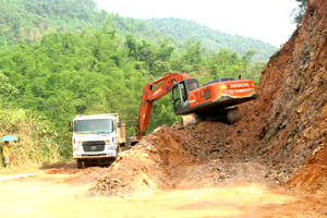 Dự án cải tạo, nâng cấp đường 433 (km 0-km 23) cần xử lý khối lượng đất, đá lớn.

