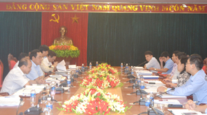 Đồng chí Nguyễn Văn Quang, Phó Bí thư Tỉnh ủy, Chủ tịch UBND tỉnh làm việc với đoàn công tác Ban Kinh tế T.Ư.