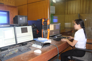Đài TT -TH huyện Lạc Sơn được đầu tư trang thiết bị hiện đại đáp ứng nhiệm vụ chuyên môn.