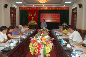 Đồng chí Trần đăng Ninh, Phó Bí thư thường trỉnh ủy, Chủ tịch HĐND tỉnh chủ trì hội nghị