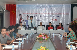 Ông Lê Thanh Sang, Phó Chủ tịch kiêm Tổng Thư ký Liên đoàn Cầu lông Việt Nam phát biểu tại buổi họp báo.