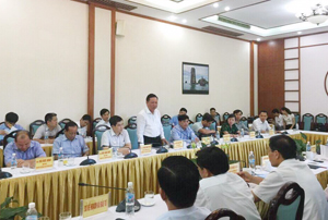 Đồng chí Bùi Văn Tỉnh, UV BCH T.Ư Đảng, Bí thư Tỉnh ủy, Chủ tịch HĐND tỉnh phát biểu tại buổi làm việc với lãnh đạo tỉnh Quảng Ninh.