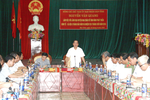 Đồng chí Nguyễn Văn Quang, Chủ tịch UBND tỉnh chủ trì buổi làm việc với huyện Mai Châu.