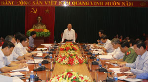 Đồng chí Bùi Văn Tỉnh, UV BCH T.Ư Đảng, Bí thư Tỉnh ủy kết luận hội nghị.

