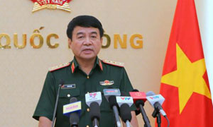 Thượng tướng Võ Văn Tuấn trong cuộc tiếp xúc báo chí chiều 24/6. Ảnh: Xuân Tuyến.