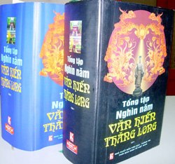 2 trong 4 tập của bộ sách “Tổng tập nghìn năm văn hiến Thăng Long”.
