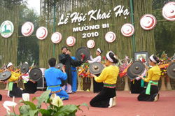 Dân ca dân tộc Mường - nét văn hóa đậm đà bản sắc được tôn vinh trong Lễ hội Khai Hạ Mường Bi