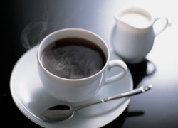 Cà phê - loại đồ uống rất tốt để làm giảm sai sót trong công việc.