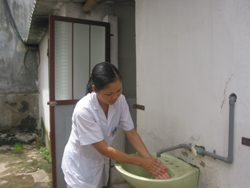 Công tác vệ sinh môi trường nông thôn ở xã Kim Bình đang được cải thiện