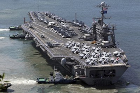 Tàu sân bay Mỹ USS George Washington đã cập cảng Busan, Hàn Quốc để tham gia tập trận.
