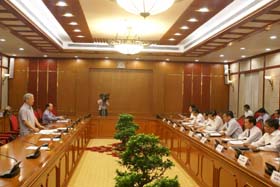Chủ tịch Quốc hội Nguyễn Phú Trọng kết luận buổi làm việc với lãnh đạo tỉnh ta
