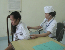 Trung bình, mỗi ngày bệnh viện huyện Lương Sơn khám và điều trị cho trên 120 lượt người.