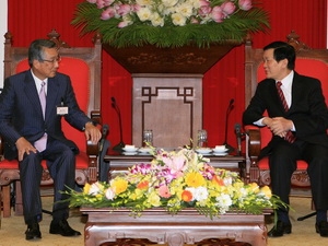Thường trực Ban Bí thư Trương Tấn Sang tiếp Chủ tịch Ủy ban Kinh tế Nhật Bản-Việt Nam. (Ảnh: Thống Nhất/TTXVN)