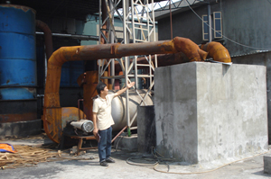 Công ty TNHH Tiến Đạt đã xây dựng hệ thống bể lọc khói đen từ lò dầu để hạn chế tình trạng ô nhiễm môi trường.