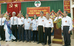 BCH Hội NCT phường Tân Thịnh khóa V, nhiệm kỳ 2011- 2015 ra mắt Đại hội.